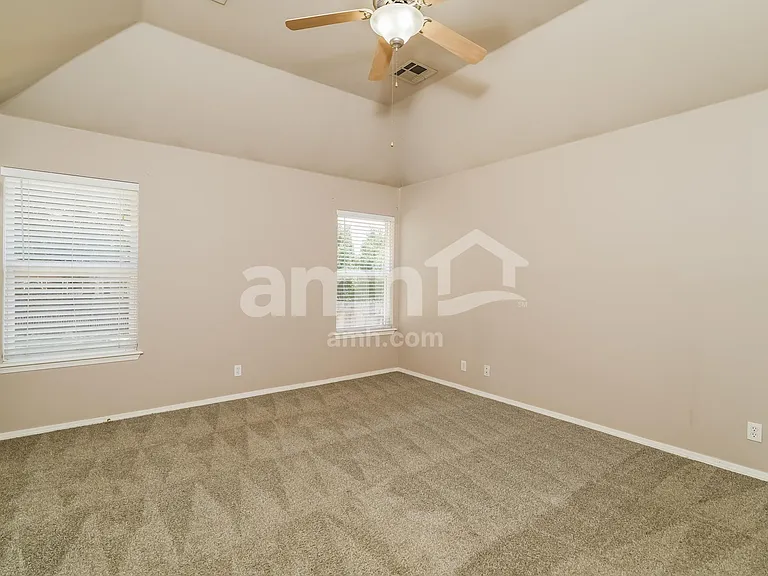 8101 S Elder Ave — Photo 11