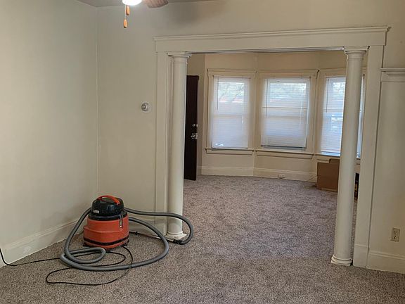 4th image of 9604 Yale Ave