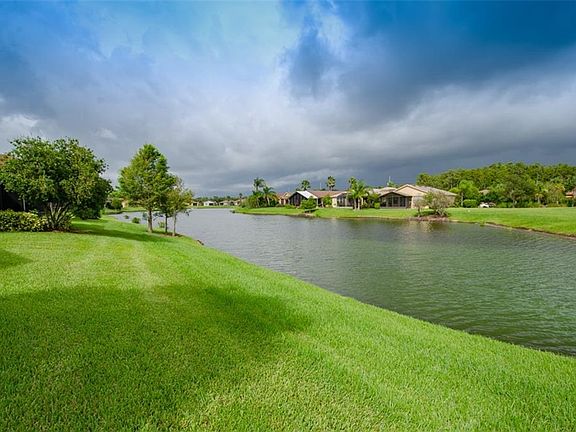 3rd image of 689 Grand Canal Dr