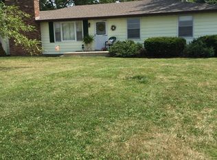 3262 Old State Rd, Mattoon, IL 61938