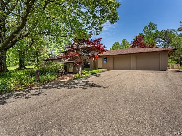 6787 Chestnut Ridge Rd, Orchard Park, NY 14127
