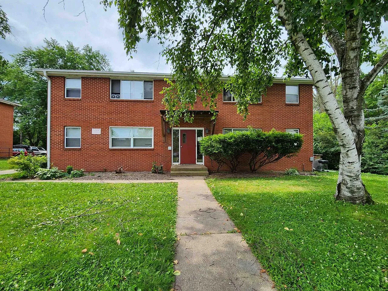 3 bed, 1050 sqft, $1,575 — Photo 1