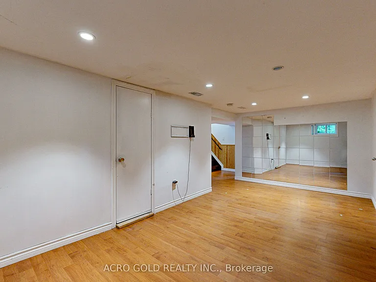 125 Leighland Ave — Photo 32