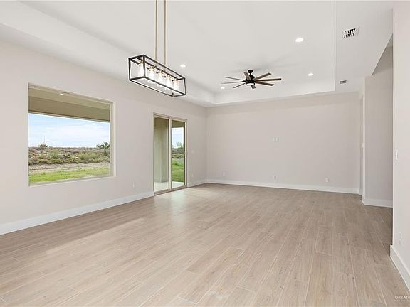 3rd image of 2529 Trinity Ave