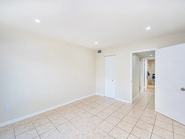 7705 SW 86th St #B-114 — Photo 16
