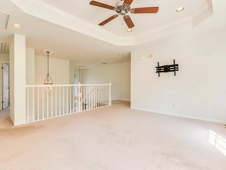 6911 Gentle Oak Dr — Photo 20