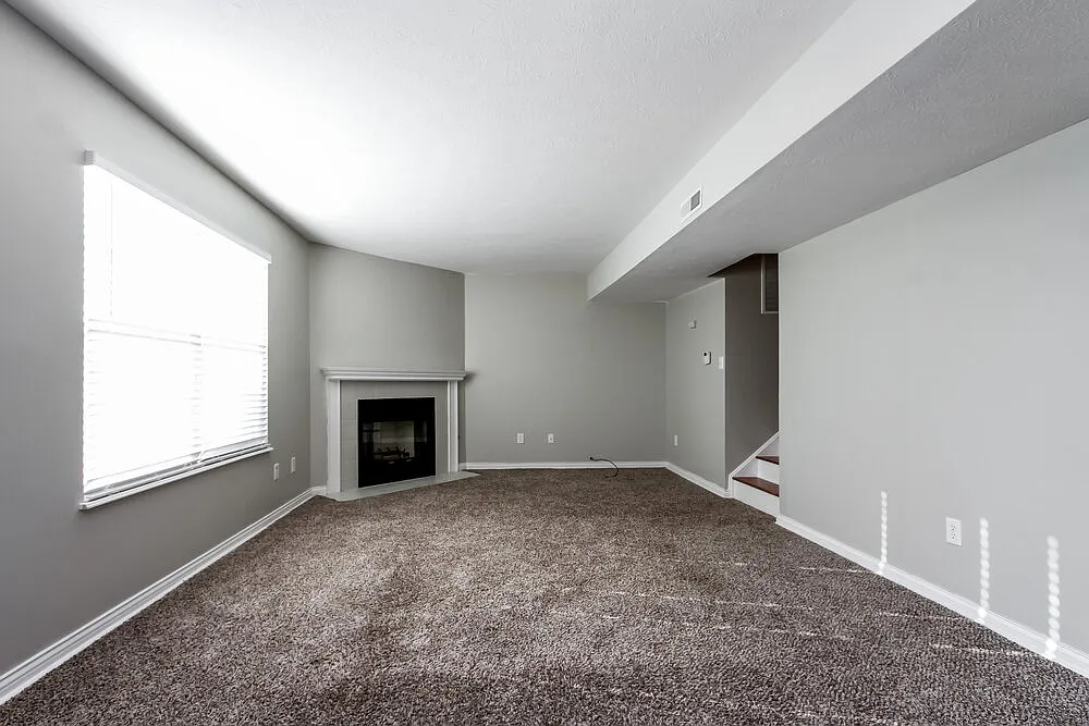 4 bed, 2.5 bath, 1744 sqft, $2,165 — Photo 2