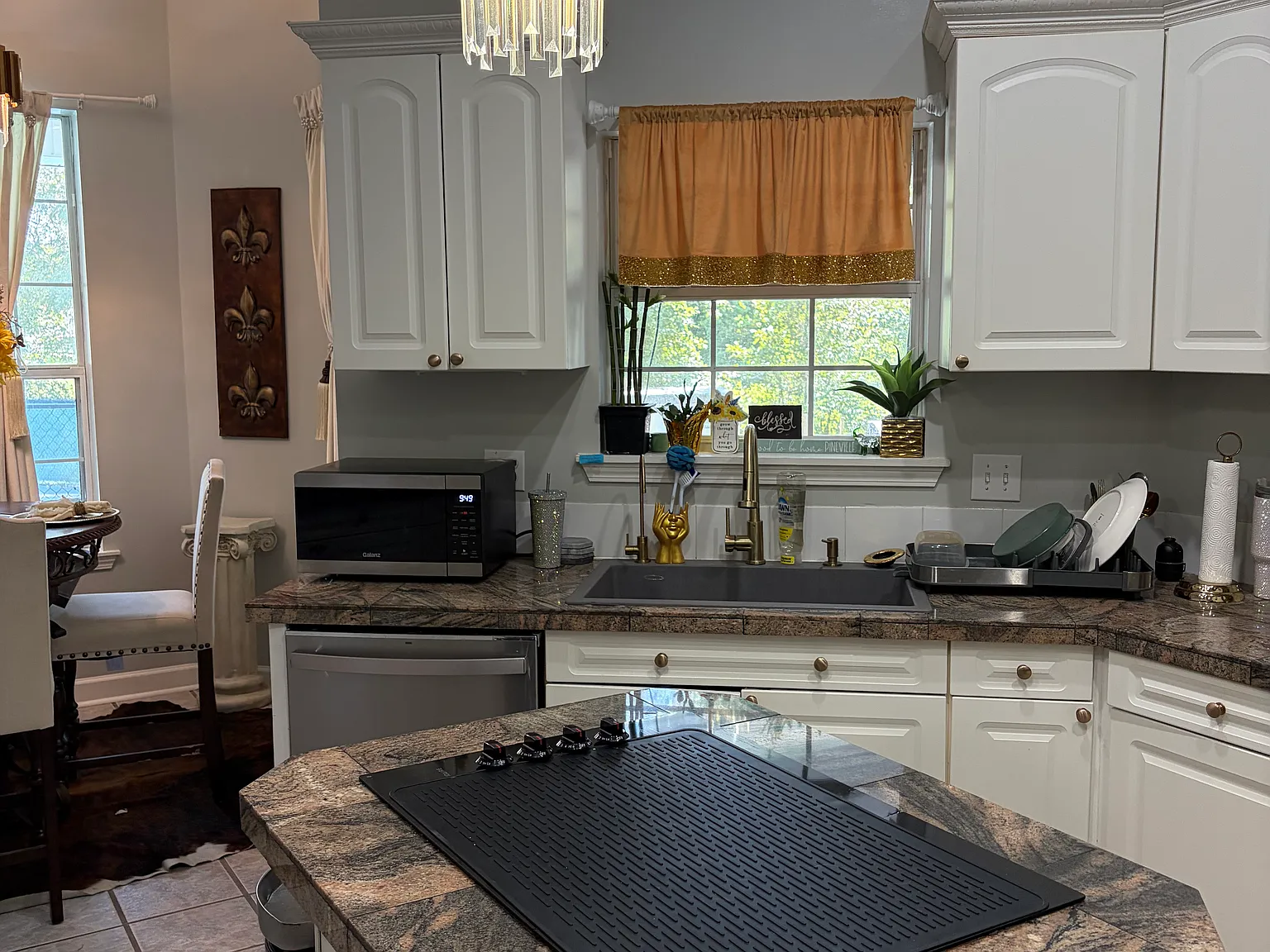 4 bed, 2891 sqft, $3,500 — Photo 4