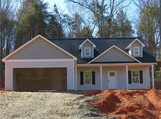 128 Meadow Ln, Thomasville, NC 27360