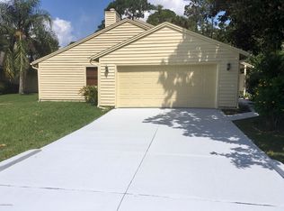 136 S Gull Dr, Daytona Beach, FL 32119