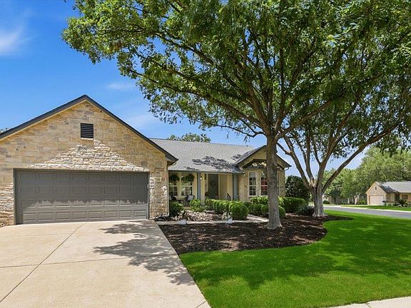 3rd image of 105 Mountain Laurel Way