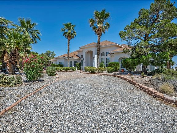 4th image of 6240 N Hualapai Way