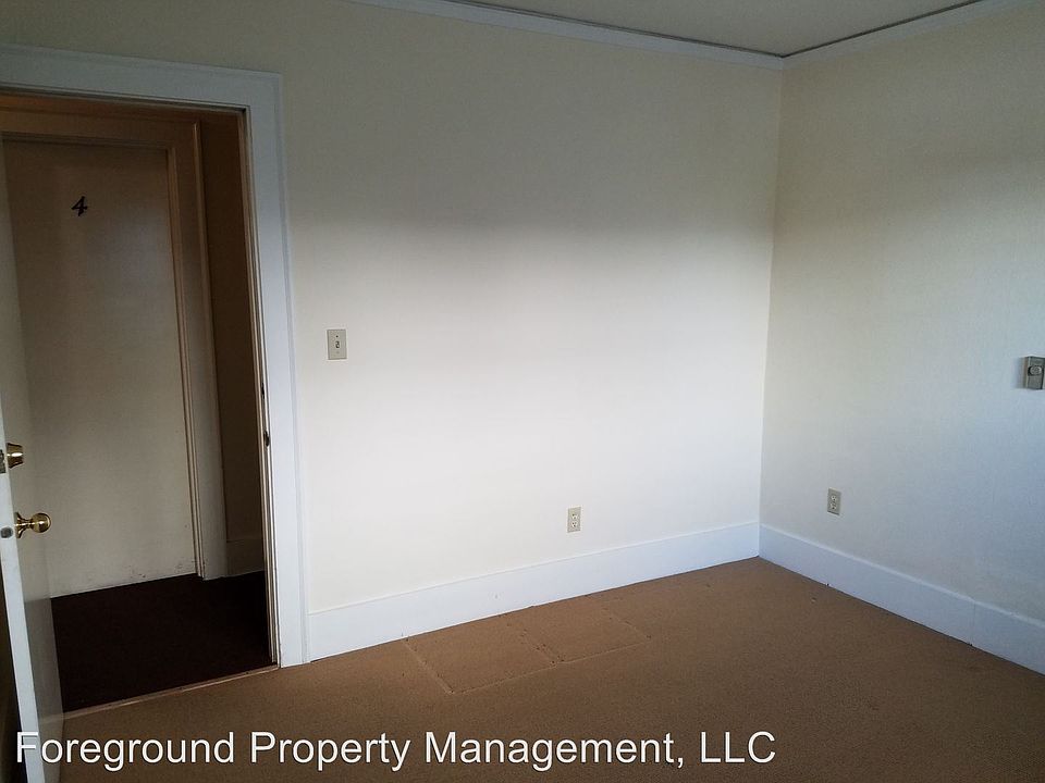 2nd image of 7812 Lake City Way NE Unit 3