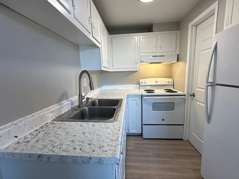 2781-2831 Eliot Cir — Photo 11