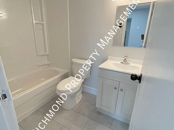 4th image of 1030 Lillian Ave Unit 204