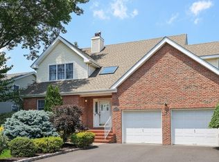 7 Drake Close, Hillsborough, NJ 08844