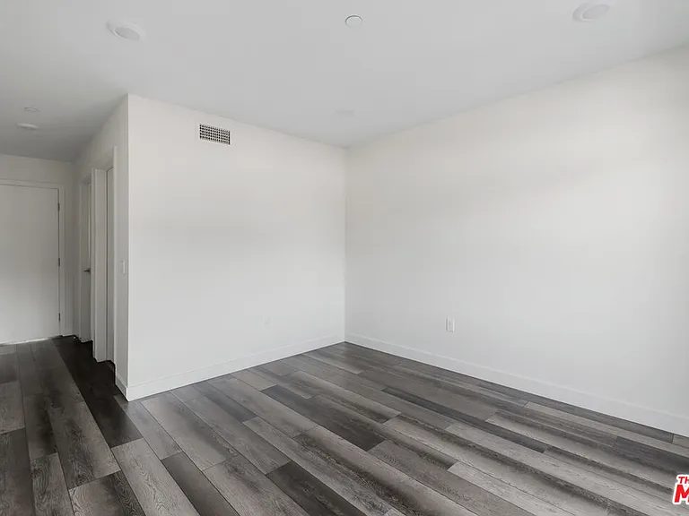 3667 Mentone Ave #8 — Photo 20