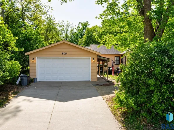 805 S Sycamore Ave, Sioux Falls, SD 57110