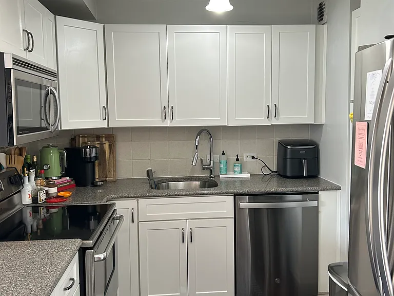 2909 N Sheridan Rd #504 — Photo 11