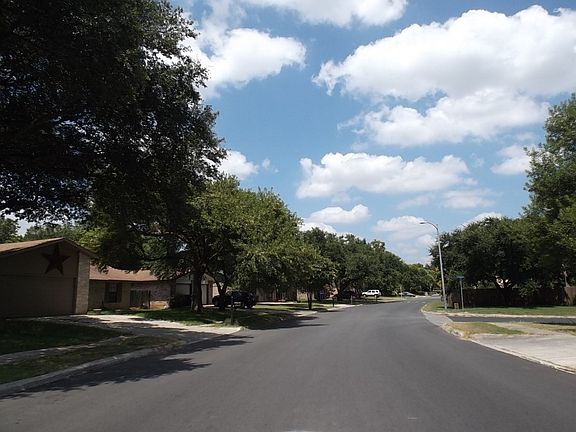 4th image of 5651 Larkdale Dr