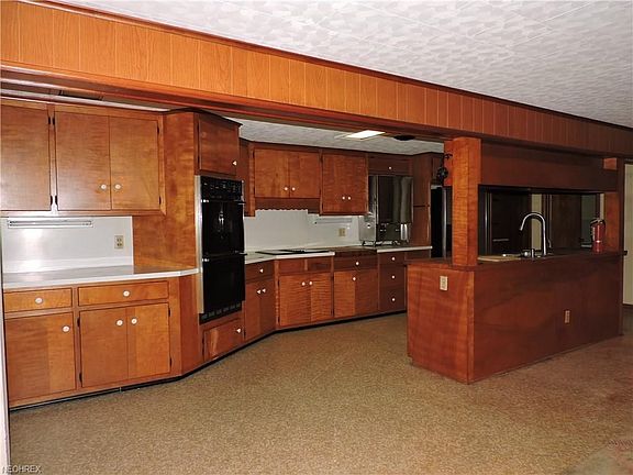 5th image of 150 Seneca Dr