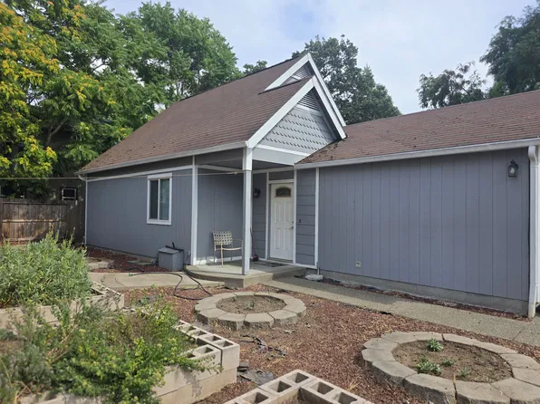 731 SW Laurel St, Grants Pass, OR 97526