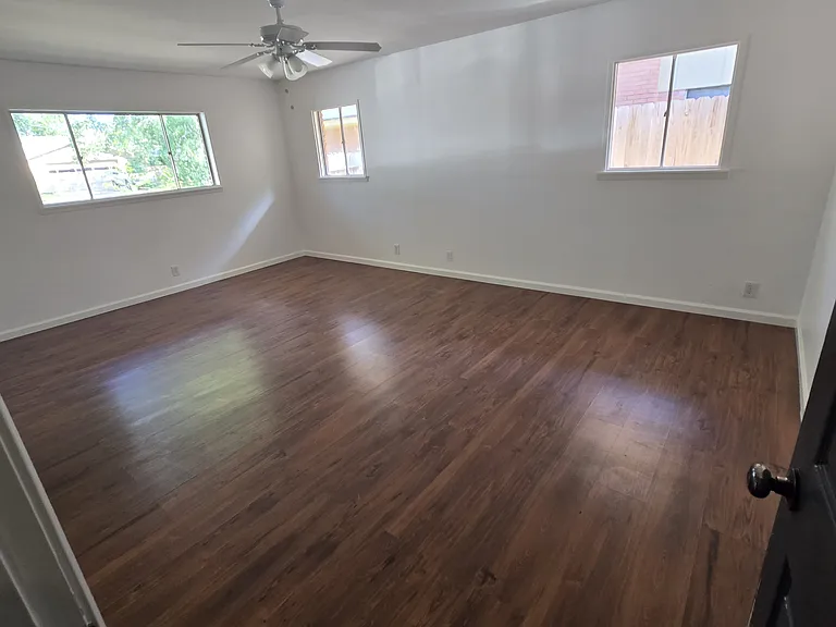 441 Montclair Dr — Photo 9