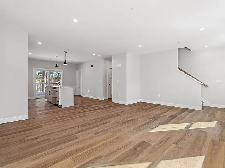 Bayberry Commons- 3 Bedroom 2.5 Bath Townhomes with 2 Car Garage — Photo 44