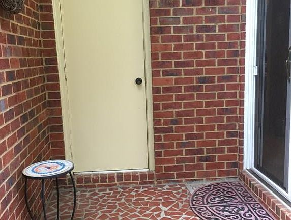 4th image of 3156 Corner Oak Dr