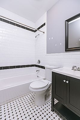5th image of 359 Jefferson Ave #2
