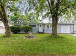360 Clymer Rd, Hiawatha, IA 52233