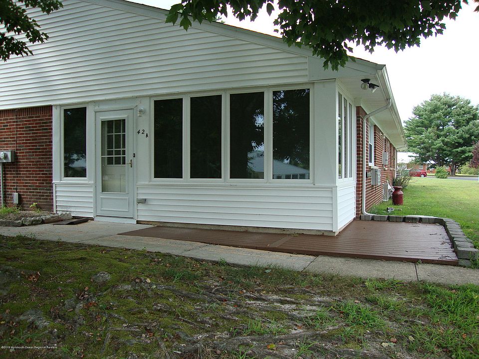 1st image of 42 A Crestwood Parkway