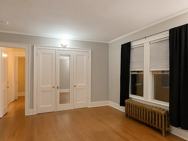 1827 E Kenwood Blvd — Photo 8