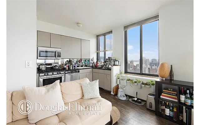Rented by Douglas Elliman | media 14
