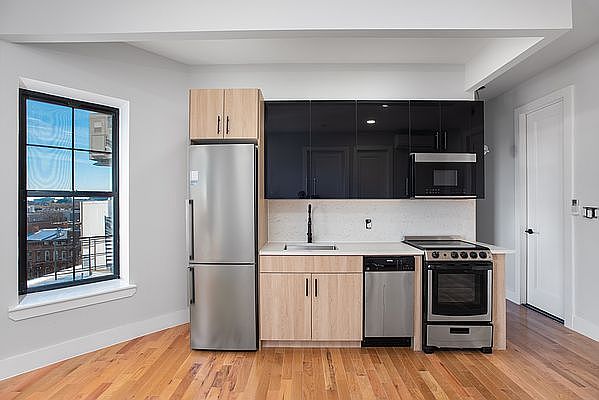 1st image of 285 Quincy St APT 4C