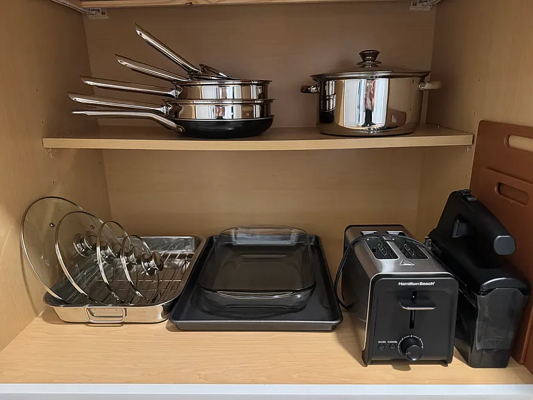 Fully stocked kitchen, complete with a Keurig and everything you need to make a meal