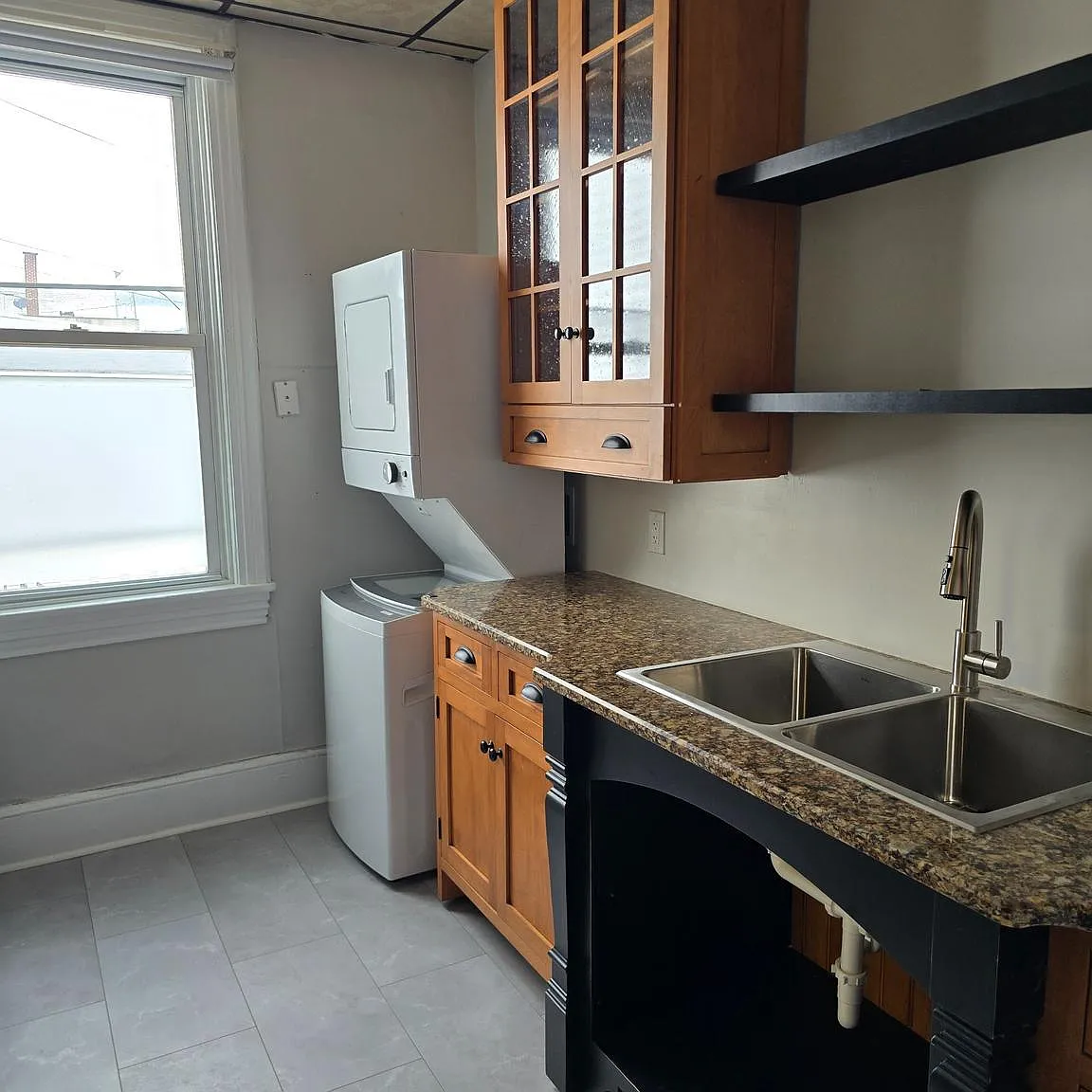 1 bed, $1,000 — Photo 2