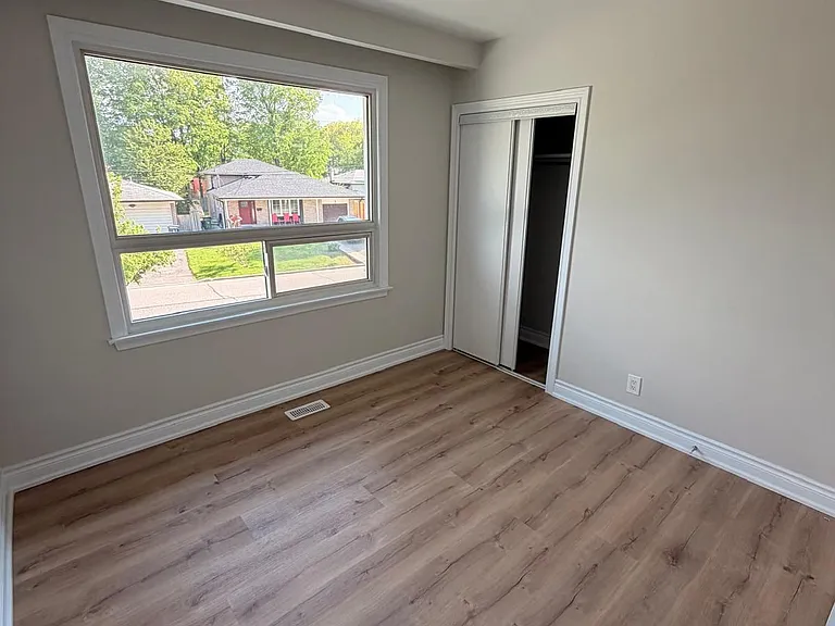 6 Brantley Cres — Photo 14
