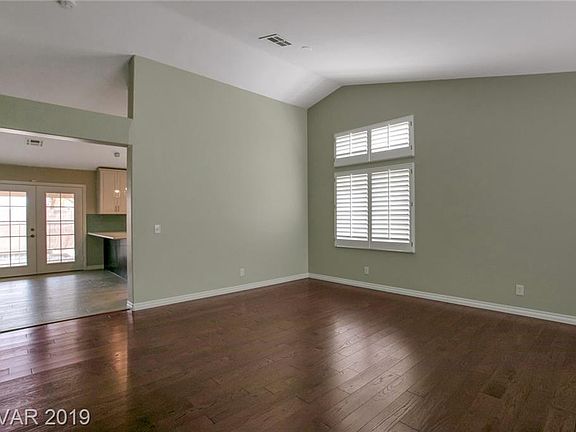 3rd image of 1004 Blue Lantern Dr