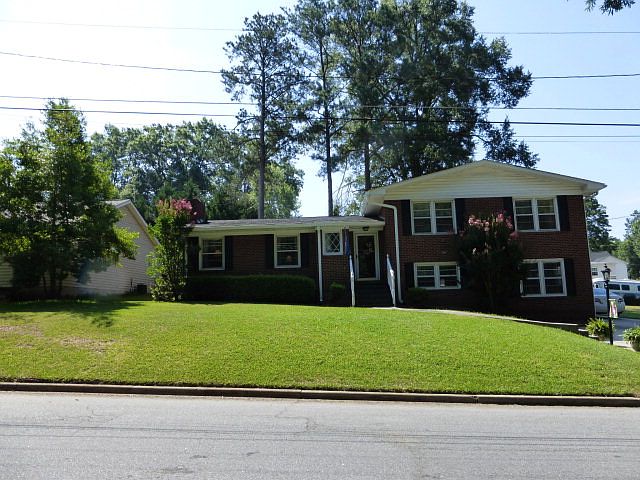 1st image of 408 Sproles Ave E