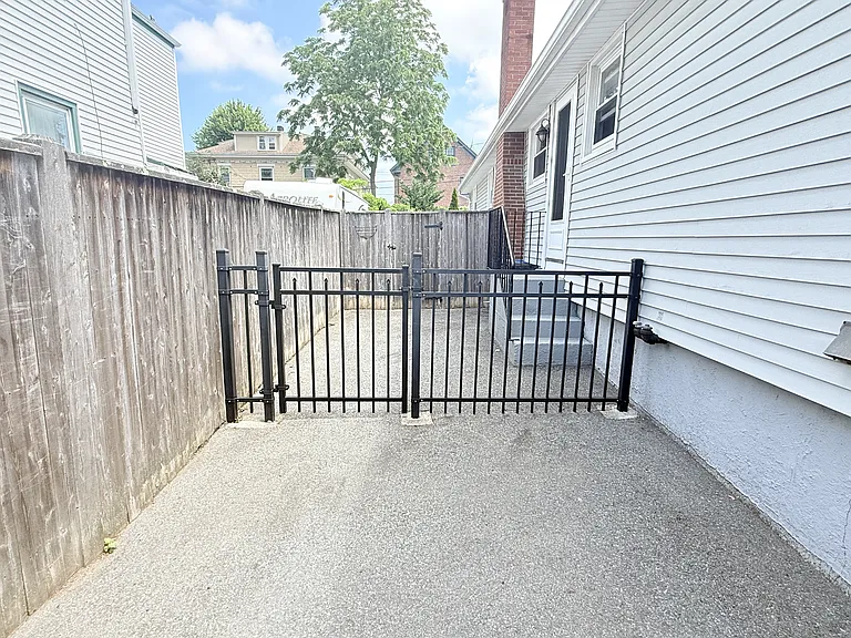 25 1/2 Thurston Ave #B — Photo 29