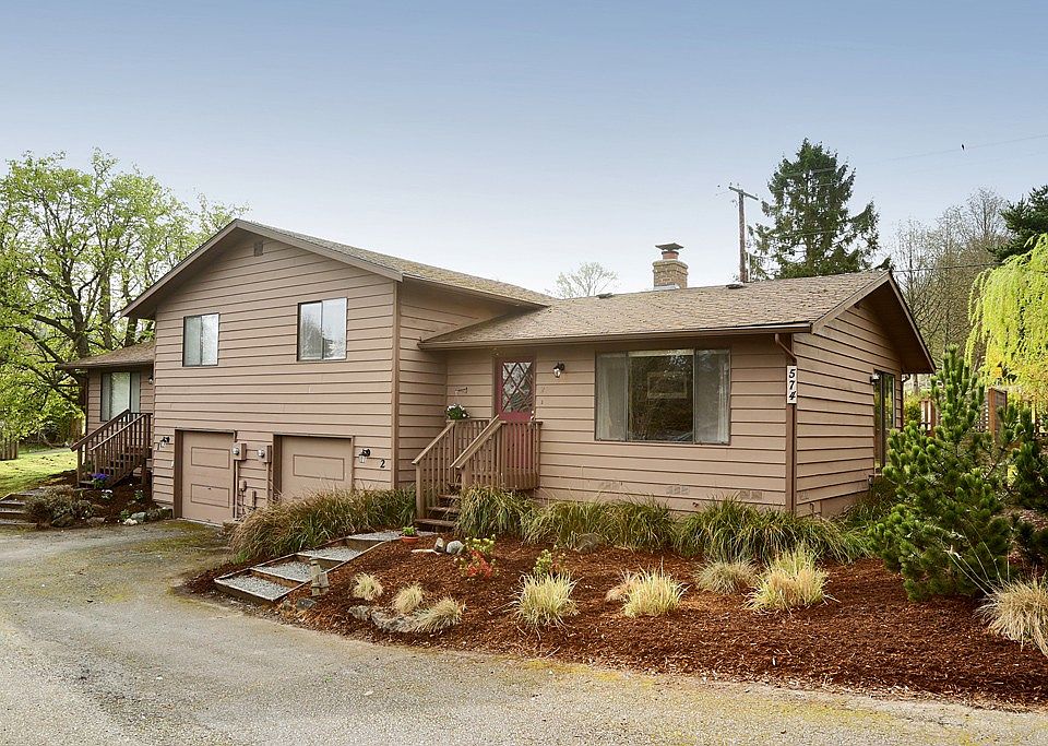 1st image of 574 Luhn Ave
