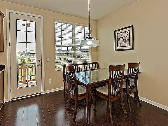 3 bed, 1638 sqft, $3,050 — Photo 2