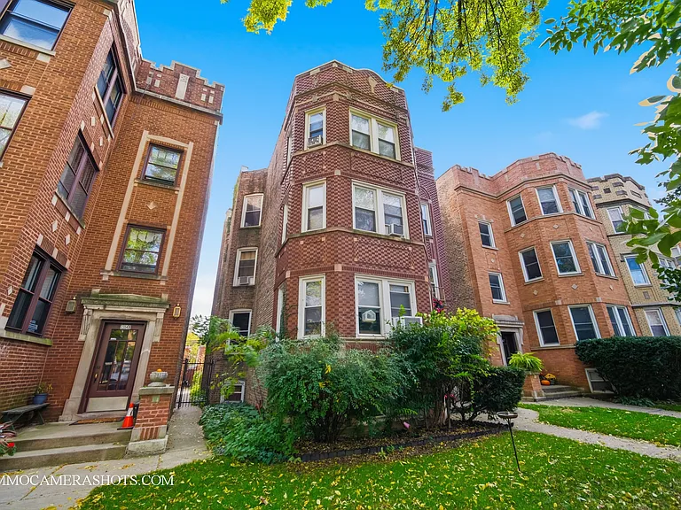 2045 W Farragut Ave #3 — Photo 6