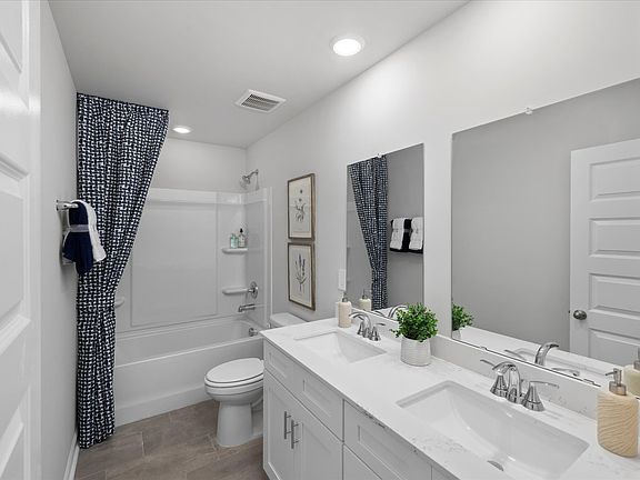 Secondary bathroom in the Lennon floorplan at a Meritage Homes community in Greenville, SC.