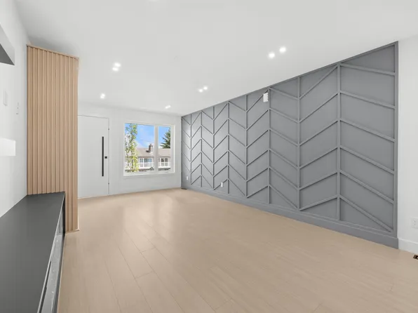 314 Nelson St #2, Coquitlam, BC V3K 4N3