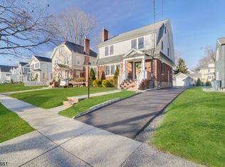 31 N Summit Ave, Chatham, NJ 07928