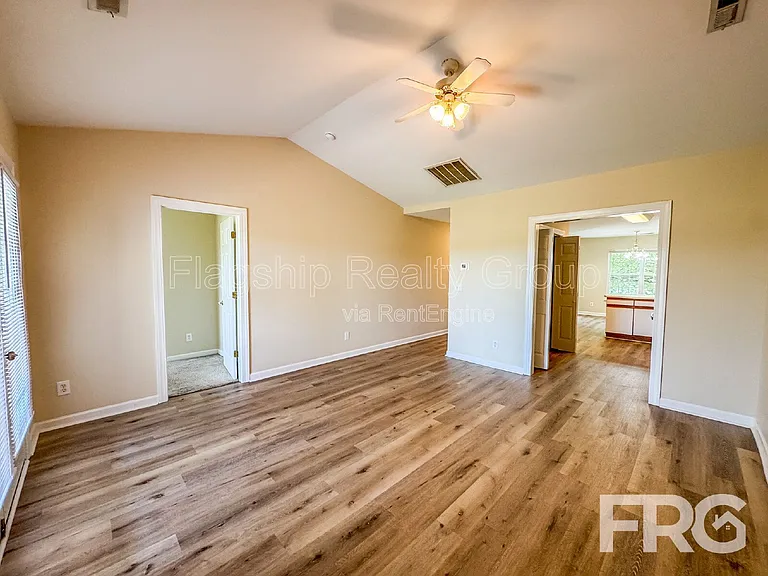 5180 Deveron St #B — Photo 13
