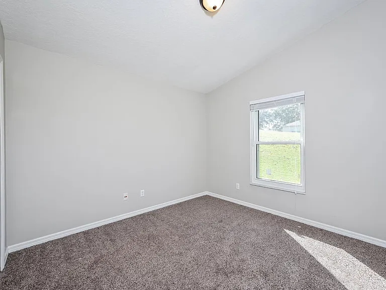 1323 Hillview Dr — Photo 13
