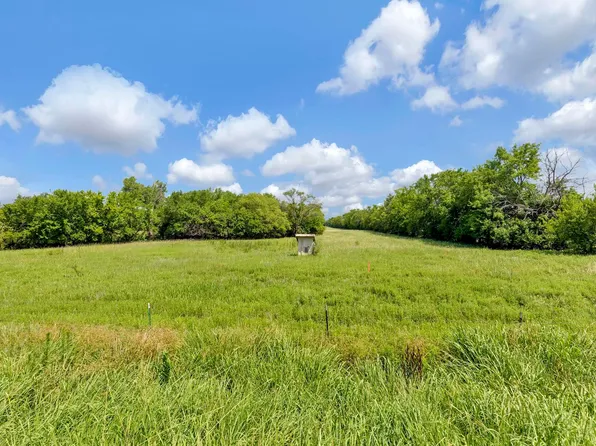 4 Barnhart Lake Addition #A, Valley Center, KS 67147